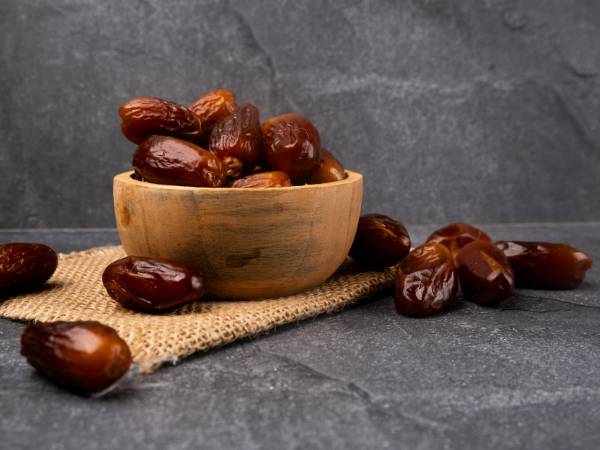 Mabroom Dates